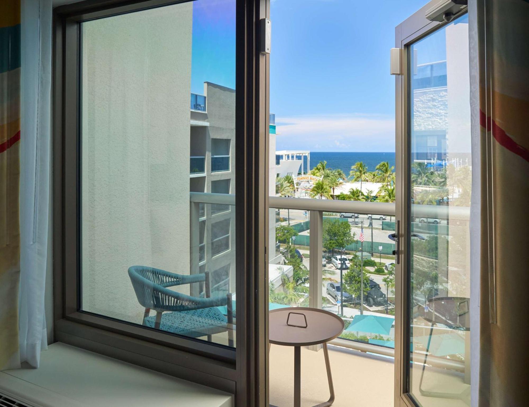 Tru By Hilton Pompano Beach Pier Экстерьер фото